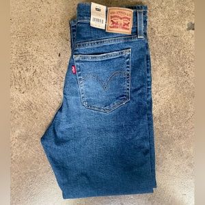 Levi’s jeans. Original Blue Wedgie Straight cut, high waist. Size 31/Length 28
